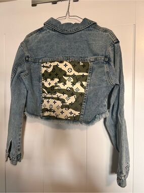 Designer-Inspired Blue Denim Cropped Jacket with Olive Camouflage Back Panel